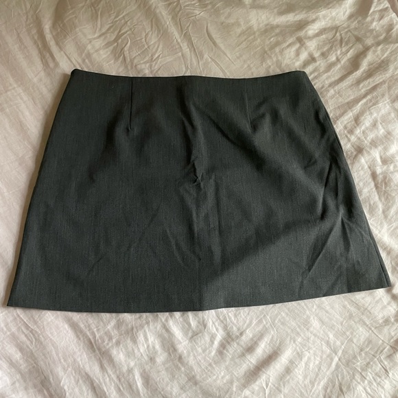 Djerf Avenue Must Have Mini Skirt - Picture 3 of 5